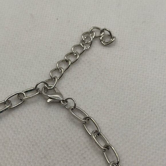 Brand New!! Skull beads and paper clip chain bracelet - Picture 3 of 4